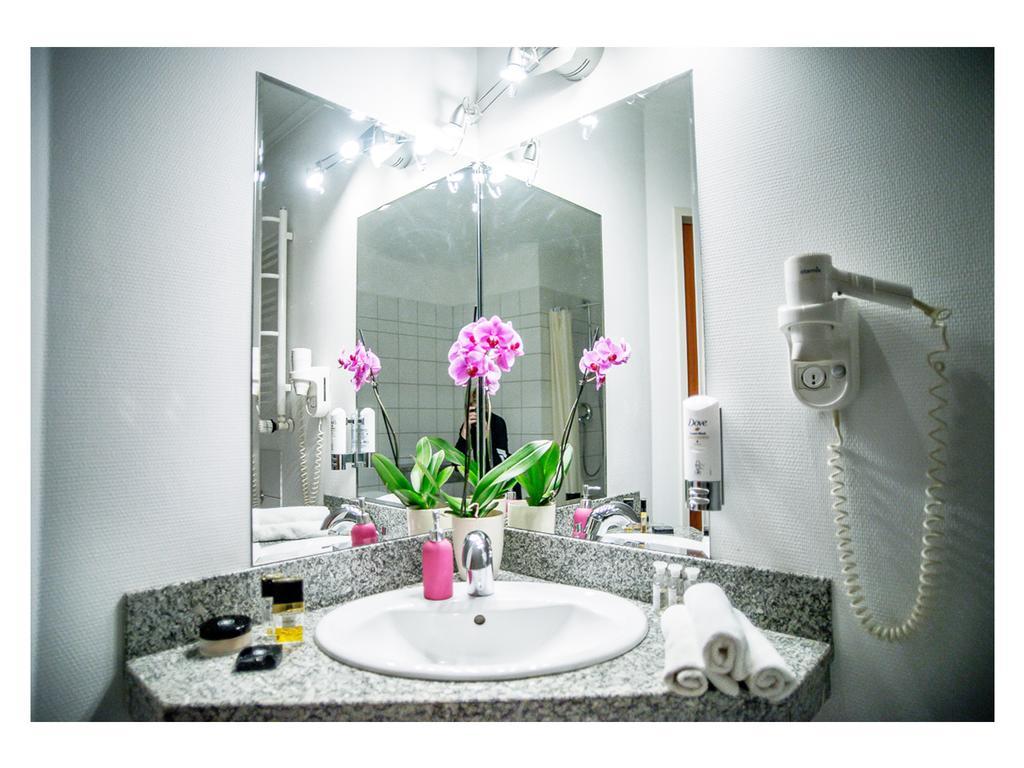 Hotel Fenix Jelenia Gora Room photo