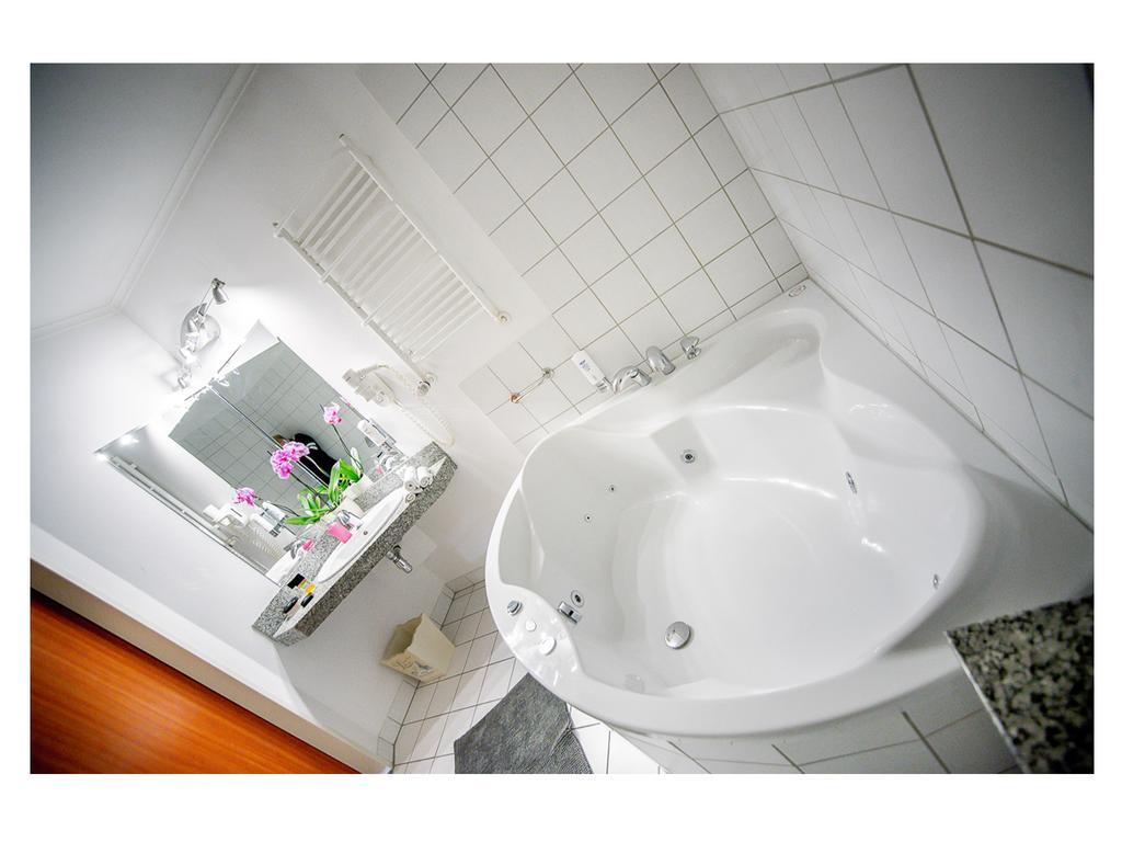 Hotel Fenix Jelenia Gora Room photo