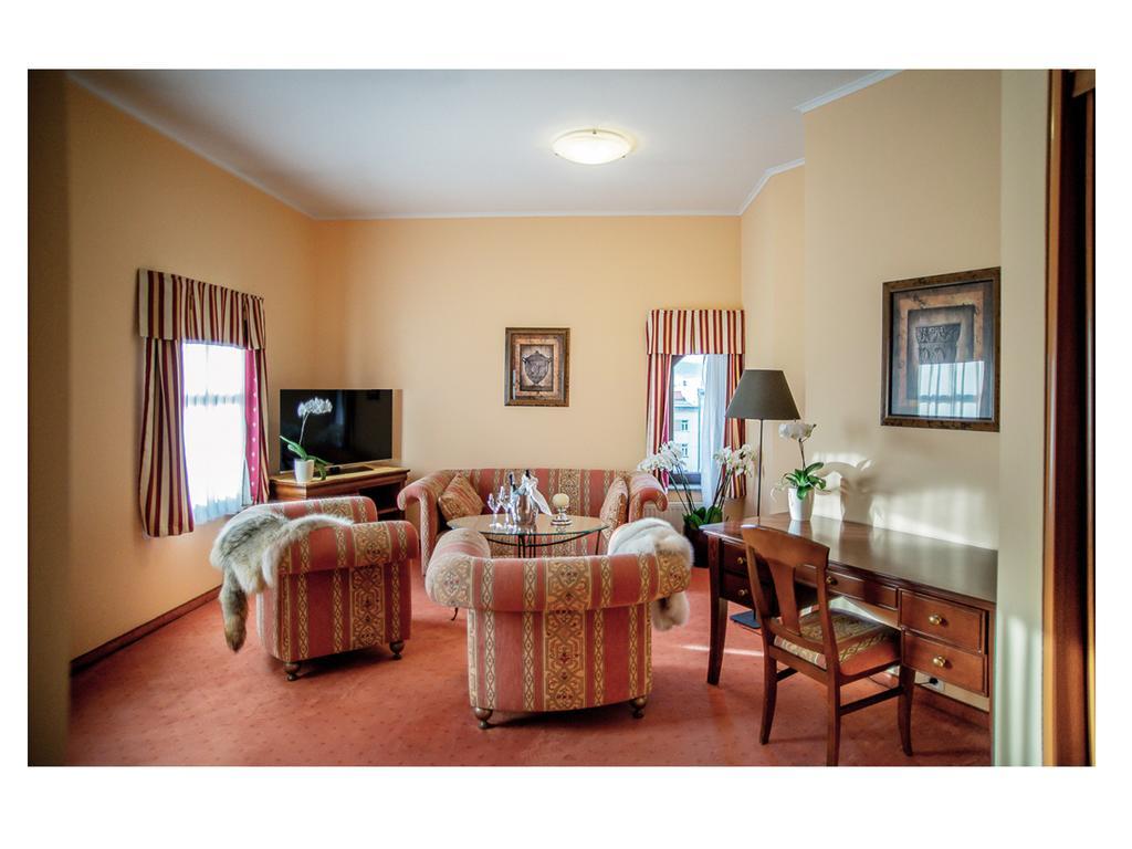 Hotel Fenix Jelenia Gora Room photo
